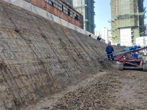 积石山建筑边坡支护